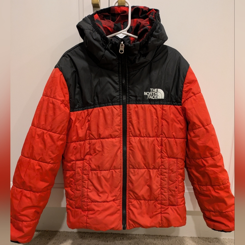 Boy's Northface red/black reversible puffer coat